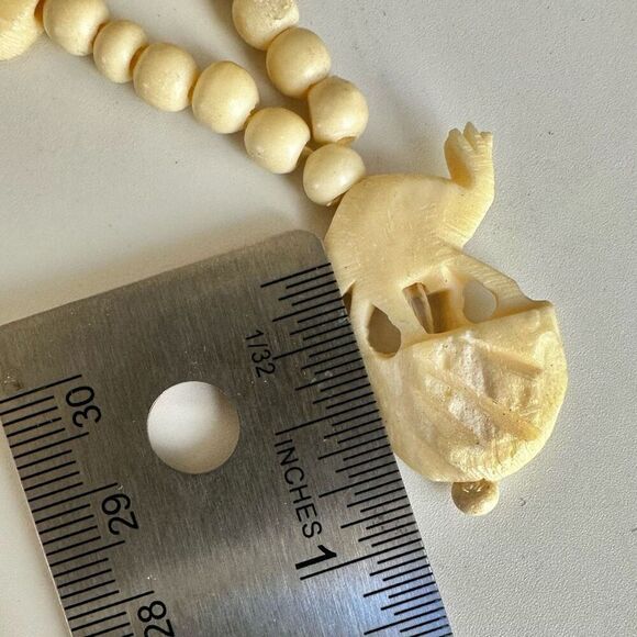 Vintage Boho Cream Mini camel Carved beaded  necklace - Picture 6 of 8